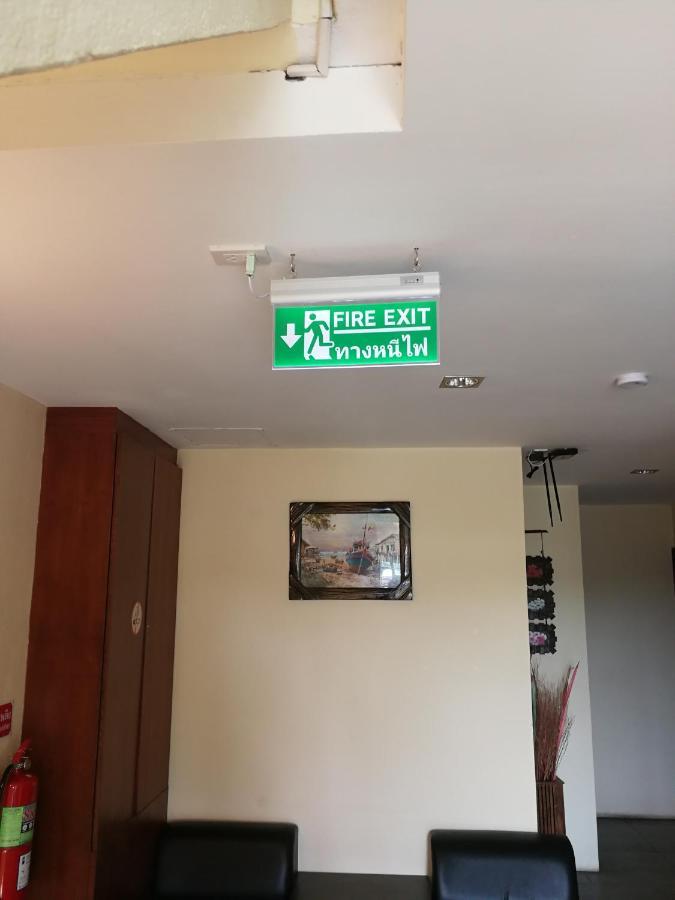 De Nawarat Chiangmai Boutique Apartment เชียงใหม่ ภายนอก รูปภาพ